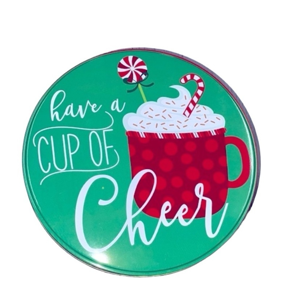 Adorable Christmas cookie tin